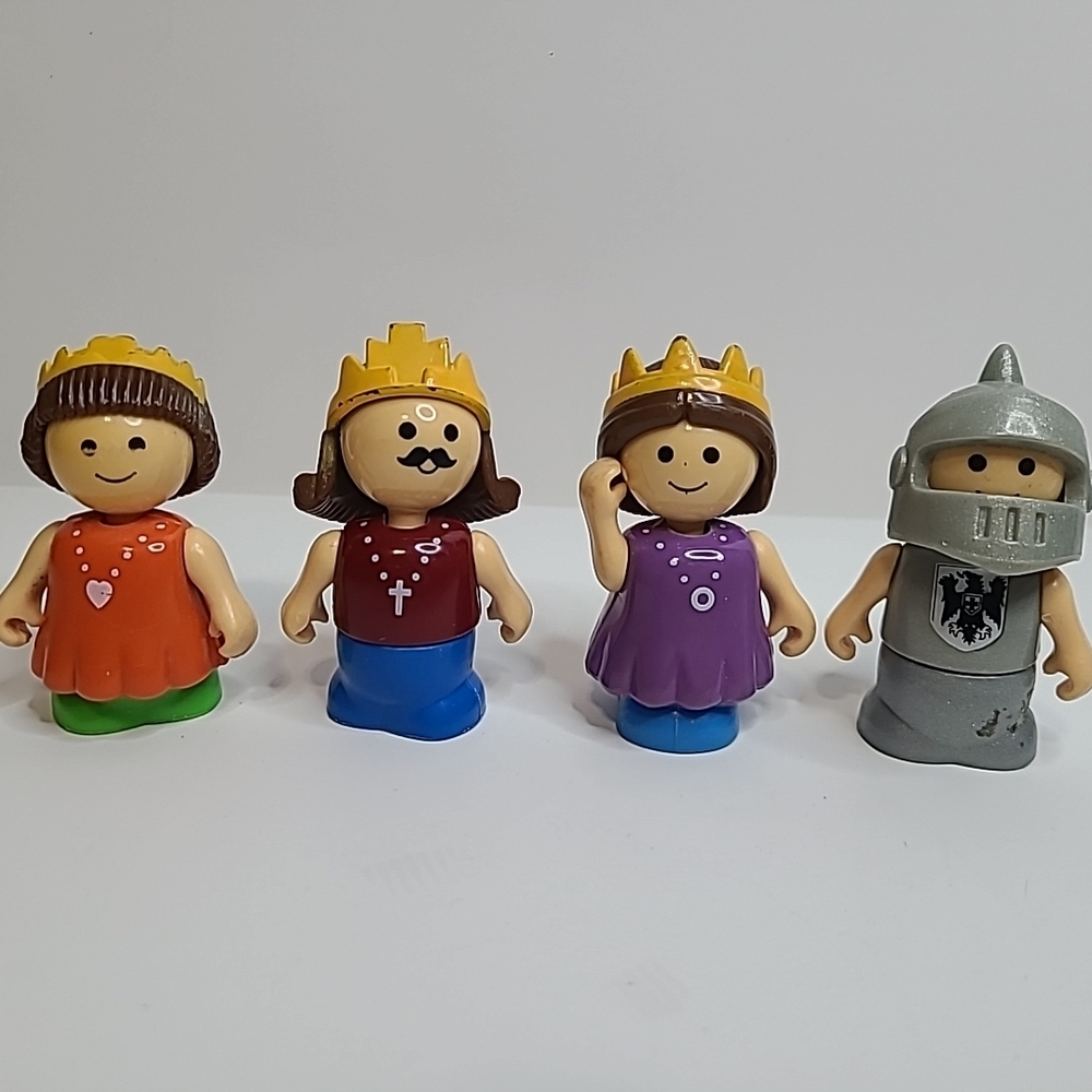 Vintage Playskool Lil Playmates Medieval Kingdom Figures Lot 4 Knight Castle